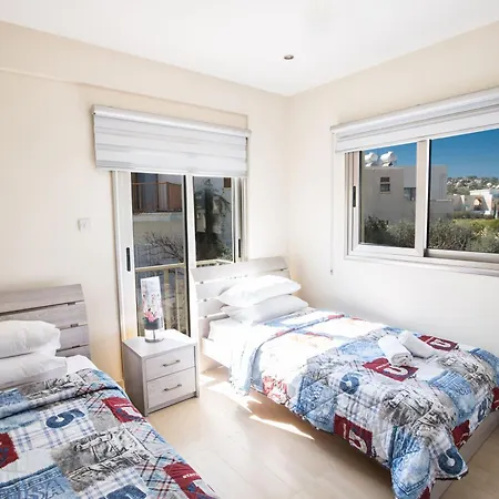 Schoene Ferienvilla Mit Privatem Pool * بروتاراس