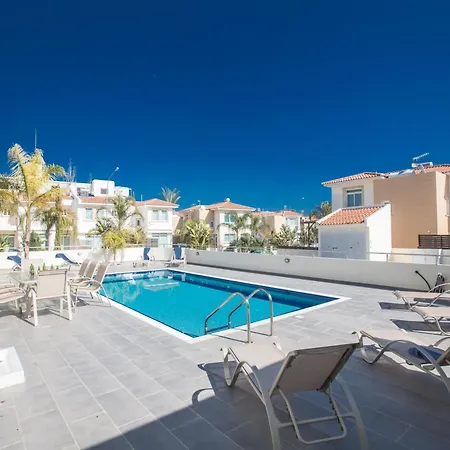 Schoene Ferienvilla Mit Privatem Pool بيت للعطل بروتاراس